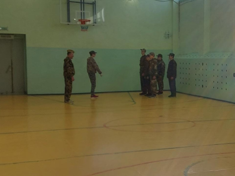 У учащихся 10 классов сегодня прошли уроки начальной военной подготовки, на базе МБОУ &quot;Косолаповская СОШ&quot;.